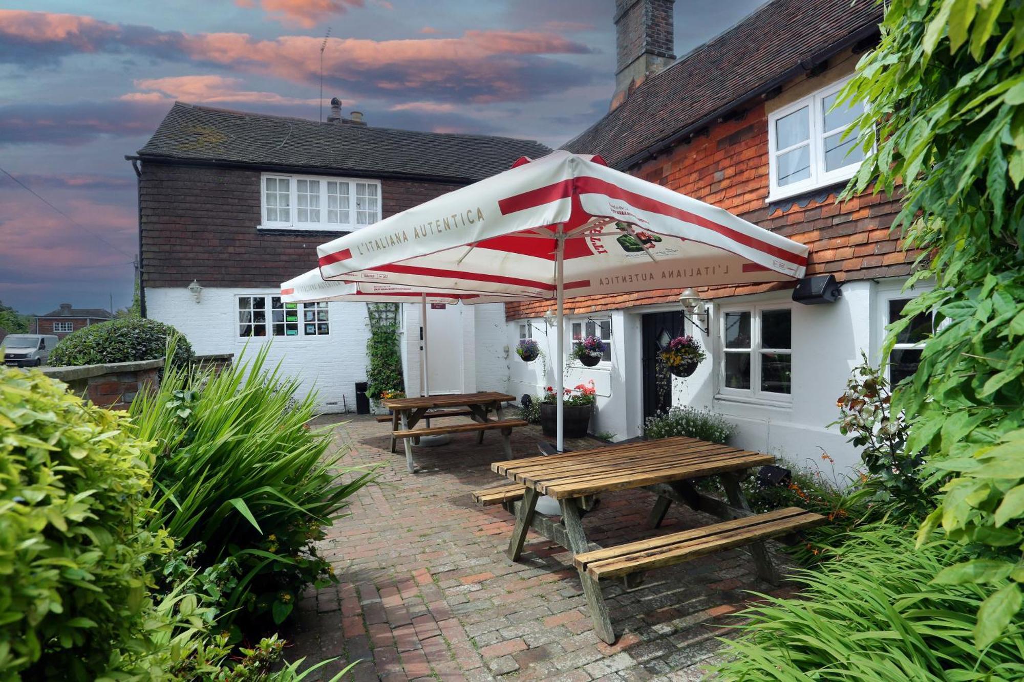 Two Sawyers Hotel Pett Buitenkant foto