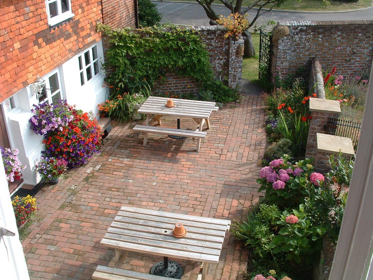 Two Sawyers Hotel Pett Buitenkant foto